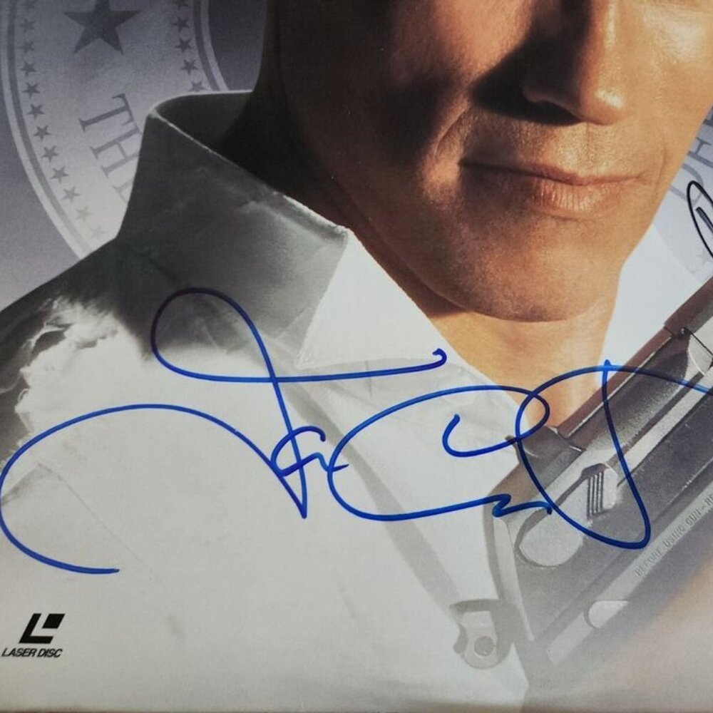 Arnold Schwarzenegger & Jamie Lee Curtis signed True Lies Laserdisc w/COA - Picture 2 of 5